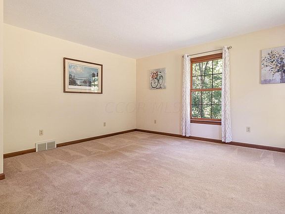 3rd image of 2375 Sunnyhill Dr NE