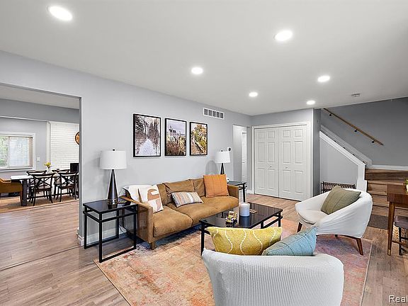 5th image of 2394 Kettle Dr