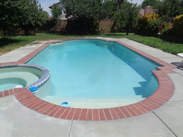 765 E Avenue J10, Lancaster, CA 93535