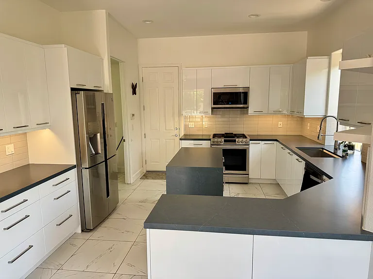 25 Buckingham Way — Photo 10