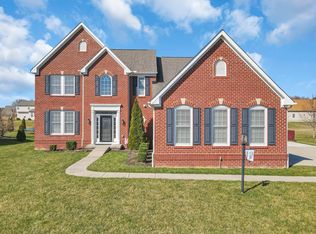 108 Autumn Wood Dr, Pataskala, OH 43062