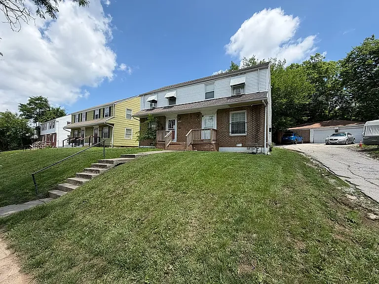 5439 Swope Pkwy — Photo 1