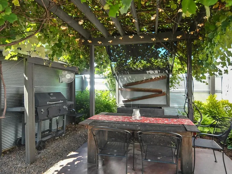 2226 S Shelby St — Photo 12