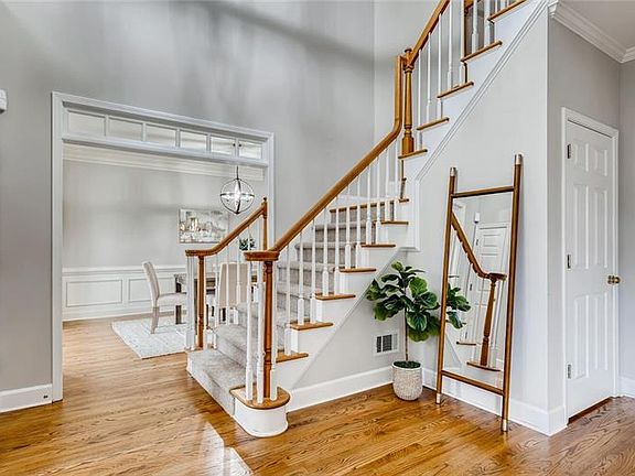 2nd image of 5014 Beresford Ct