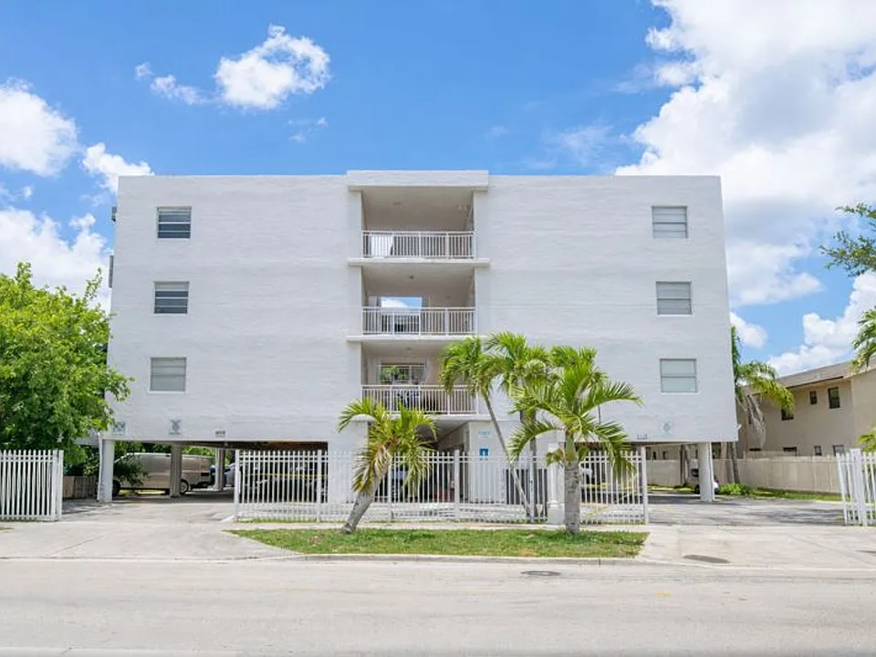 Montego Bay Apartments- 1095 W 77 St Hialeah, FL 33014