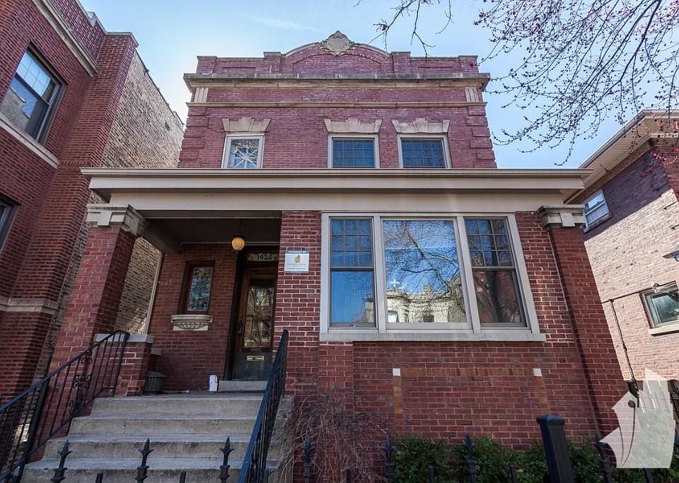 1st image of 1426 W Farragut Ave #3E