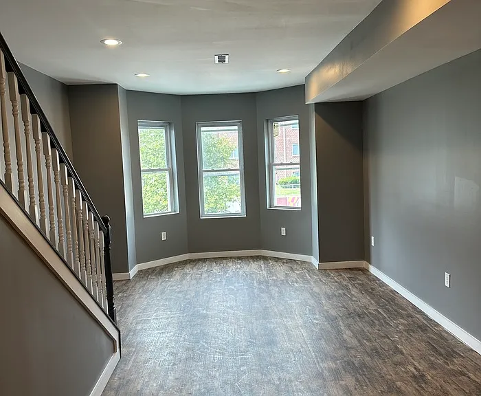 2407 W North Ave #1 — Photo 2