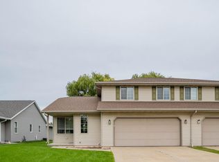 334 Desplaine Rd, De Pere, WI 54115