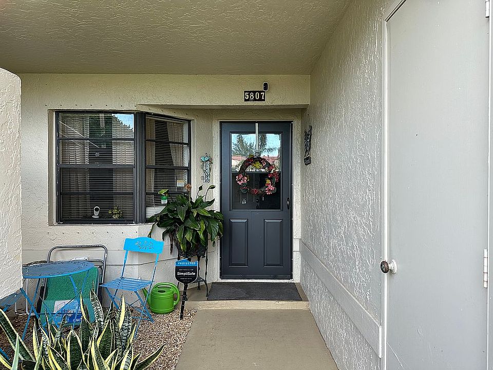1st image of 5807 Parkwalk Dr