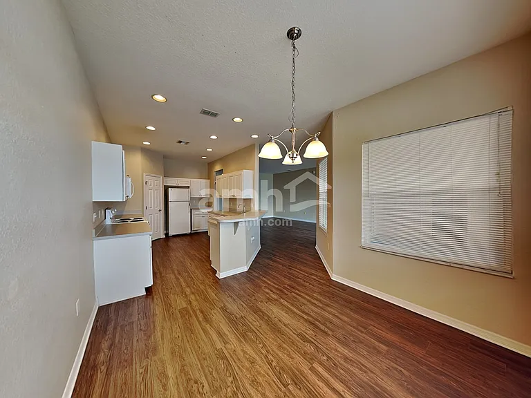 1025 Brenton Manor Dr — Photo 4