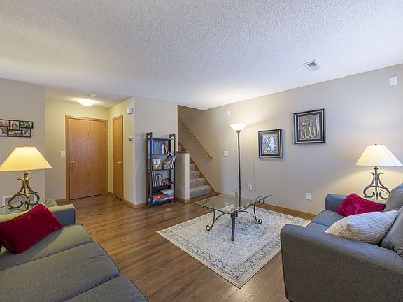 3rd image of 348 Gironde Ct