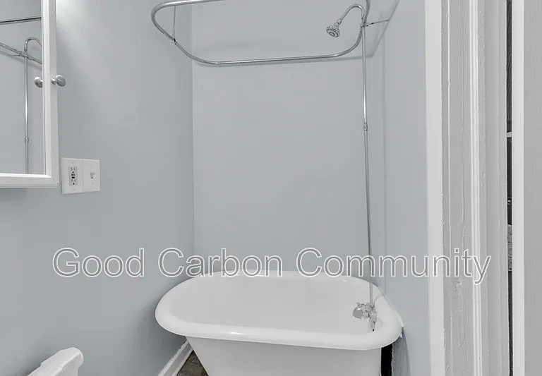 131 Allen St #12 — Photo 9