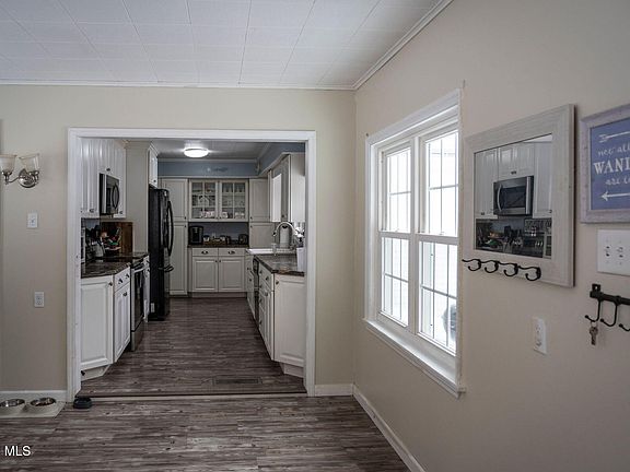 5th image of 1085 W Mountain Road