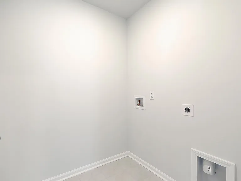 135 Brant Dr — Photo 15