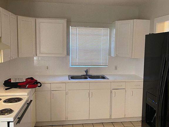 4th image of 1144 W 22nd St