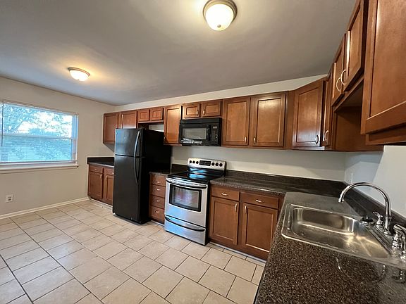 2nd image of 1404 Chapel St APT 2