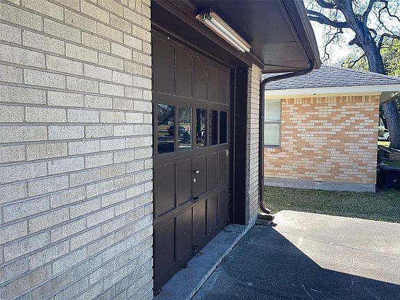4th image of 2207 Nina Lee Ln