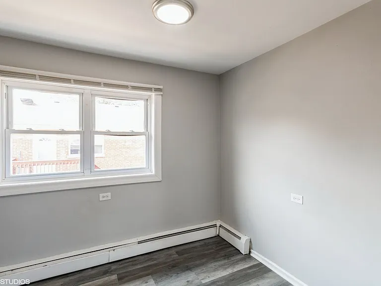 Palatine Park Apartments — Photo 8