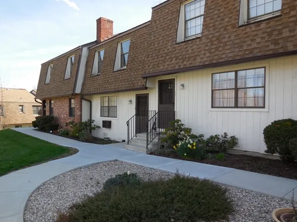 38 Homestead Ln, Brookfield, CT 06804