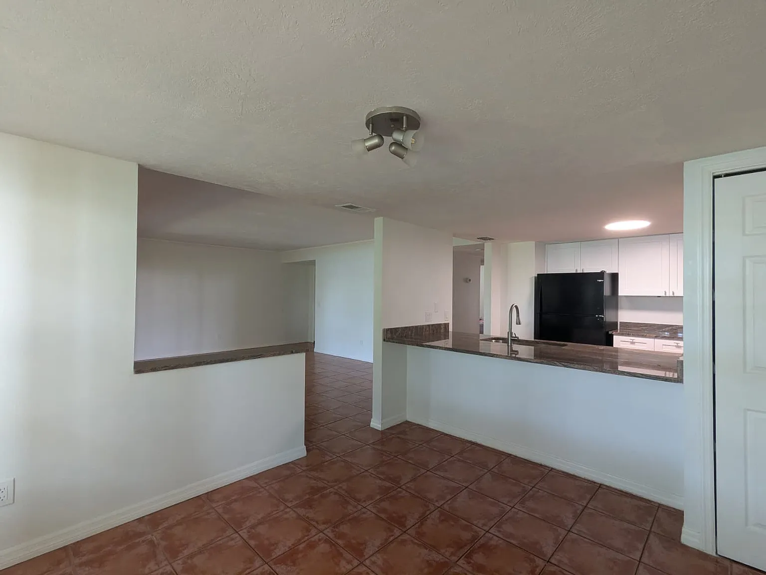 2 bed, 1150 sqft, $1,749 — Photo 4