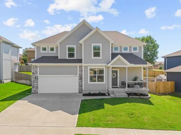 1221 N 133rd Ter, Kansas City, KS 66109