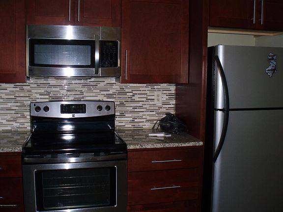 5th image of 1238B Hamilton Ct