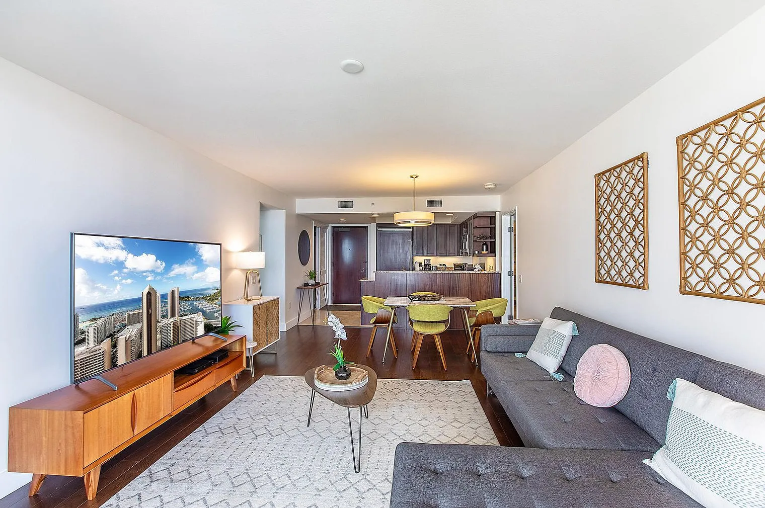2 bed, 2.0 bath, 1108 sqft, $6,120 — Photo 3