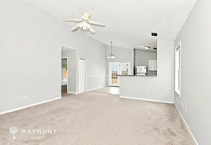 3 bed, 2.0 bath, 1130 sqft, $1,725 — Photo 3
