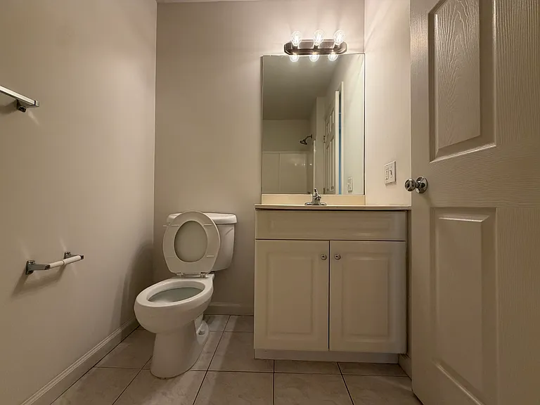35 Prospect St #10 — Photo 11
