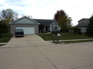 951 W Davies Ct, Eldridge, IA
