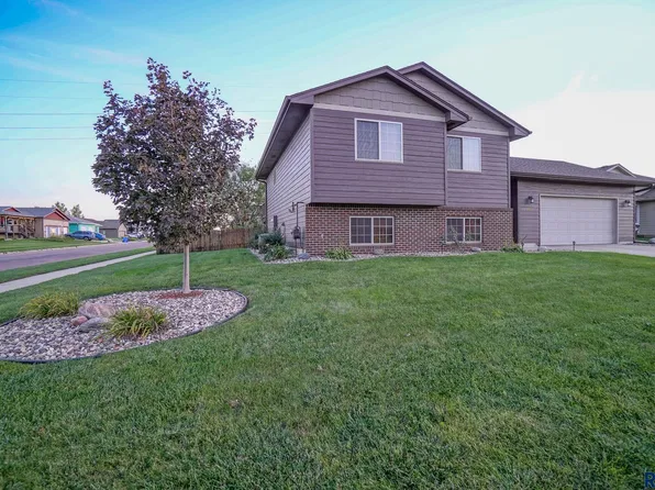 8801 W Stoney Creek St, Sioux Falls, SD 57106