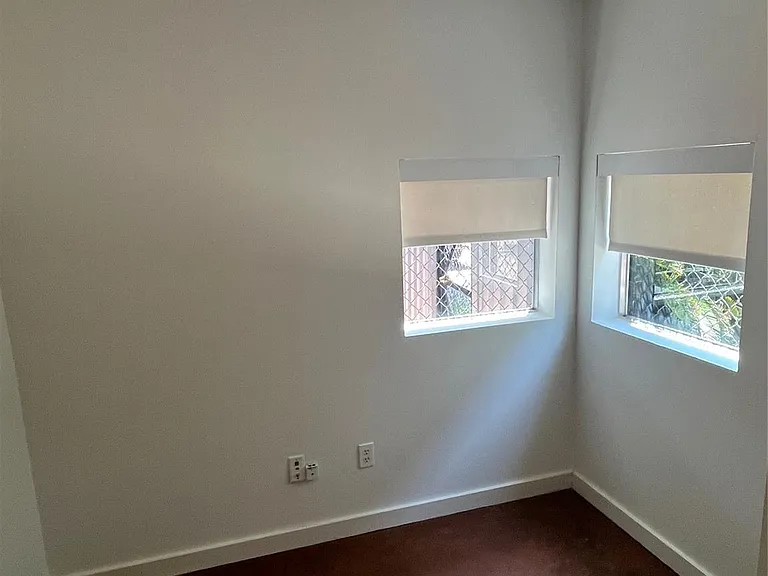 1315 Buckner St — Photo 14