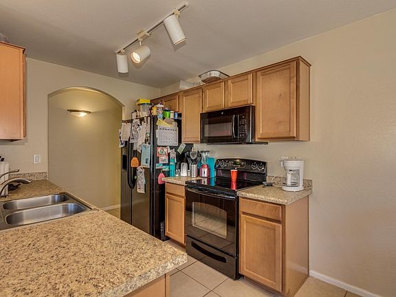 3rd image of 1466 E Penny Ln