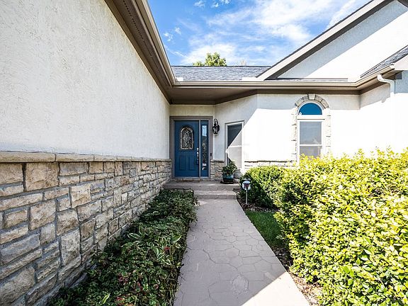3rd image of 6336 Crystal Valley Dr