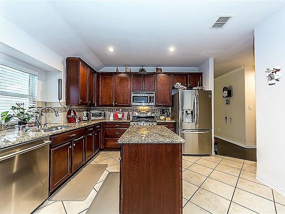 5th image of 2304 Sunshine Dr