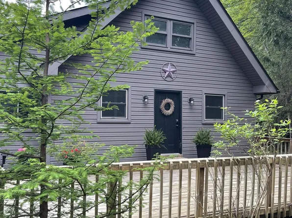 3311 Red Run Rd, Pocono Summit, PA 18346