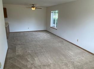 8340 S Yorkshire Dr #204, Oak Creek, WI 53154