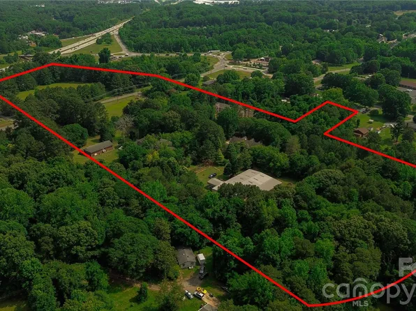 1213 Rhyne Rd, Charlotte, NC 28214