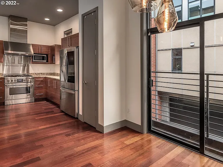 1726 NW Riverscape St — Photo 10