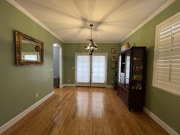 4th image of 1557 Sophie Ln