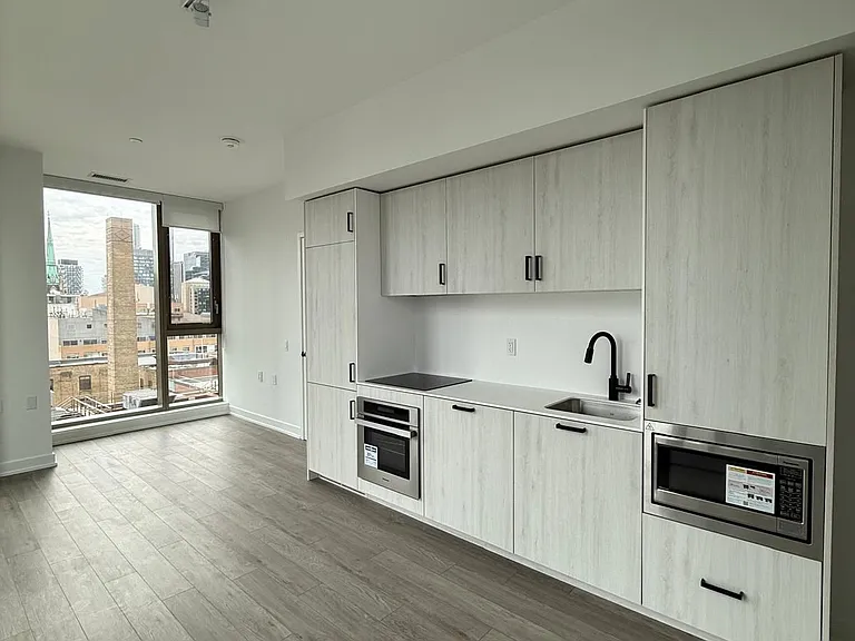 88 Queen St E #703 — Photo 2
