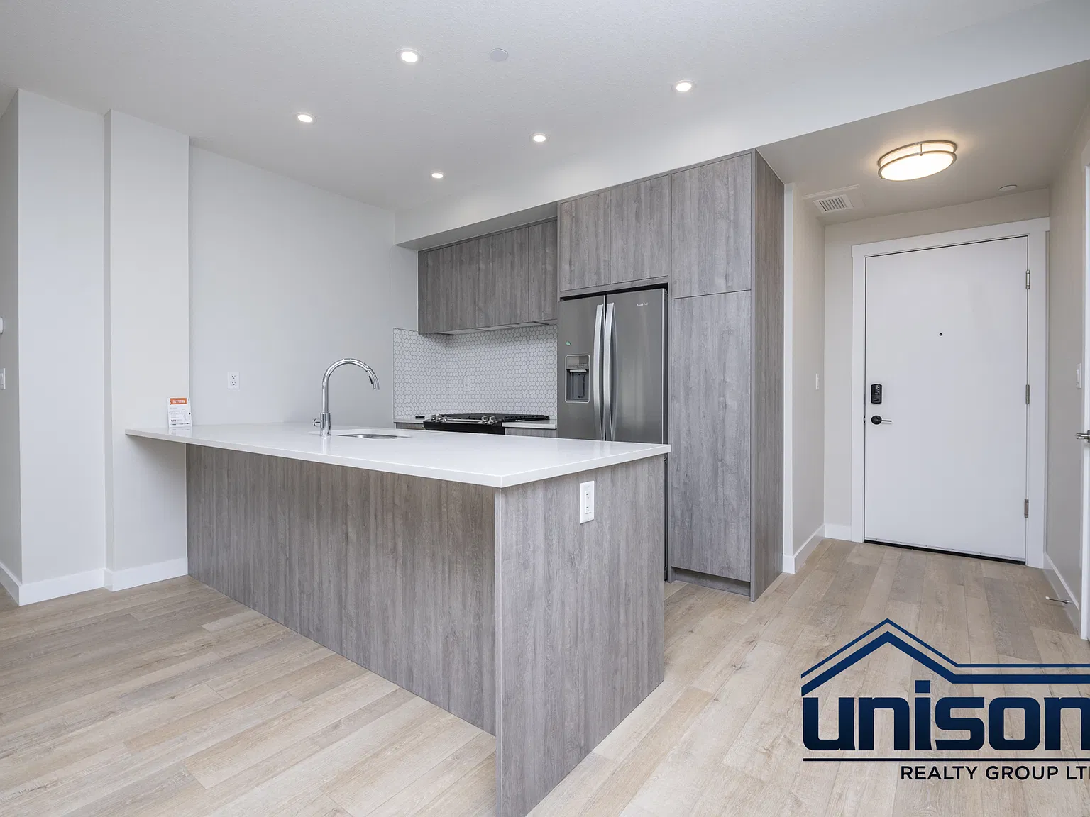 2 bed, 920 sqft, $2,195 — Photo 2