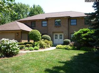 30923 Arlington Cir, Bay Village, OH