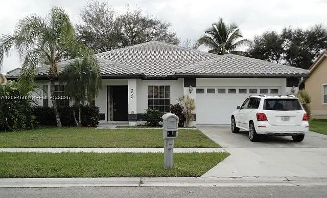 2444 Stonegate Dr