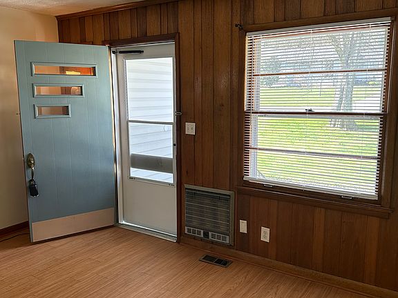 3rd image of 1410 Charles Dr NE #1410