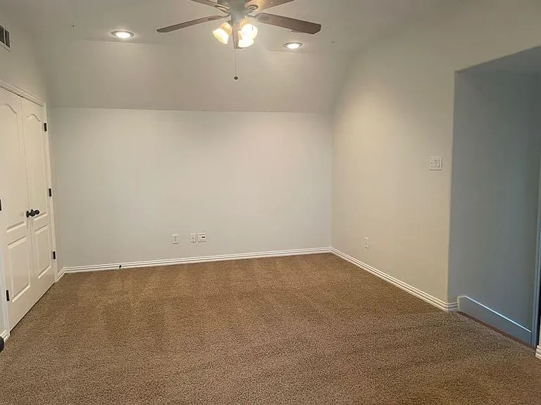 2444 Sunderland Ln — Photo 17