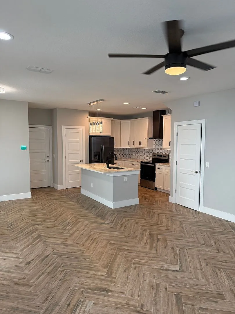3 bed, 3.5 bath, 2063 sqft, $3,599 — Photo 4