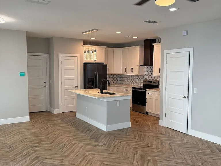 521 Peachtree Rd — Photo 4