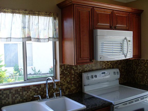 3rd image of 1766 SE Ryecroft Ct