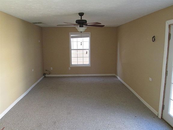 2nd image of 179 E 47th St #0